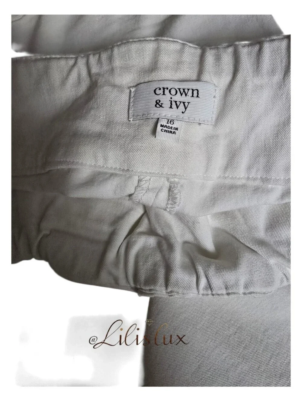 Crown &Ivy White Size 16 Casual Capris With  Bow Cut Outs At The Bottom GUC